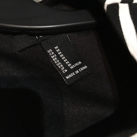 Black and white open back dress - Picture 2 of 5